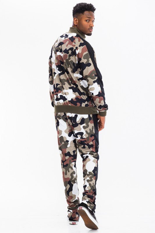 MENS FULL CAMO WITH STRIPE JACKET and PANT SET - Get Zipped