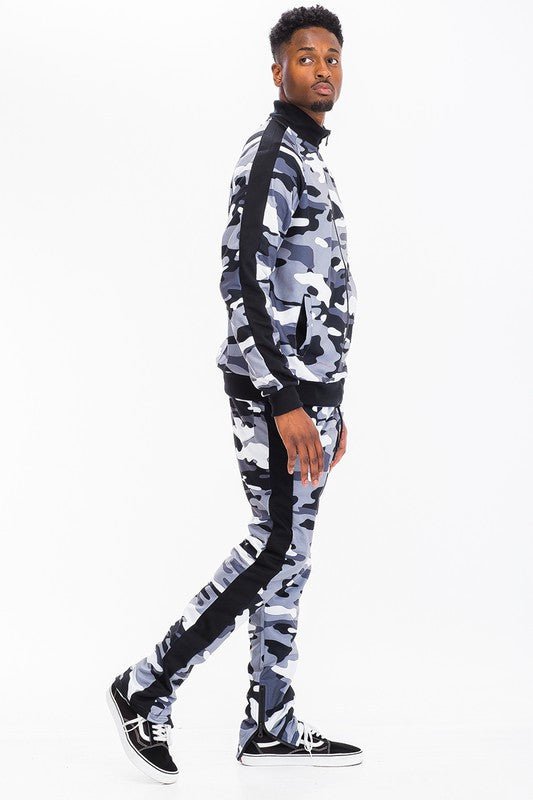 MENS FULL CAMO WITH STRIPE JACKET and PANT SET - Get Zipped